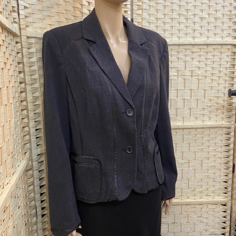 Grace Elements, Gray Blazer With Black Piping - S… - image 2